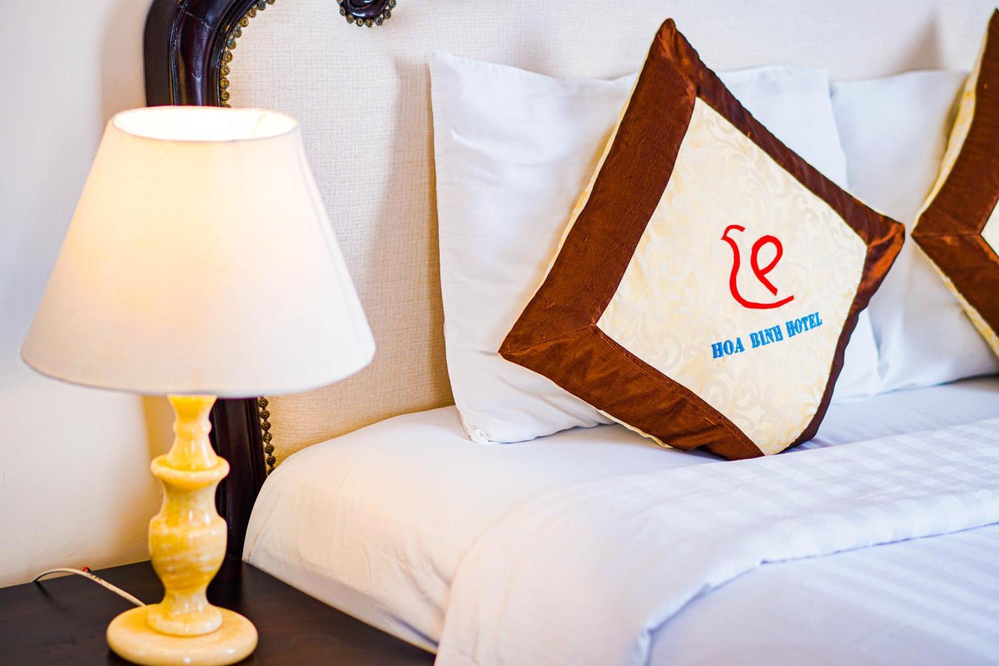 Hoa Binh 1 Hotel Long Xuyen Bagian luar foto