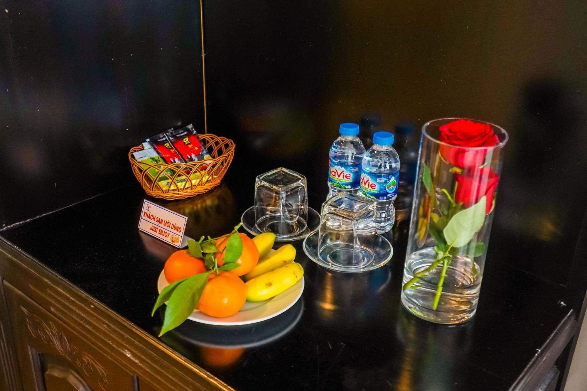 Hoa Binh 1 Hotel Long Xuyen Bagian luar foto