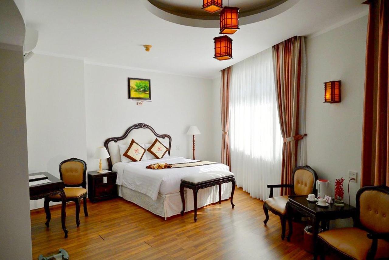 Hoa Binh 1 Hotel Long Xuyen Bagian luar foto