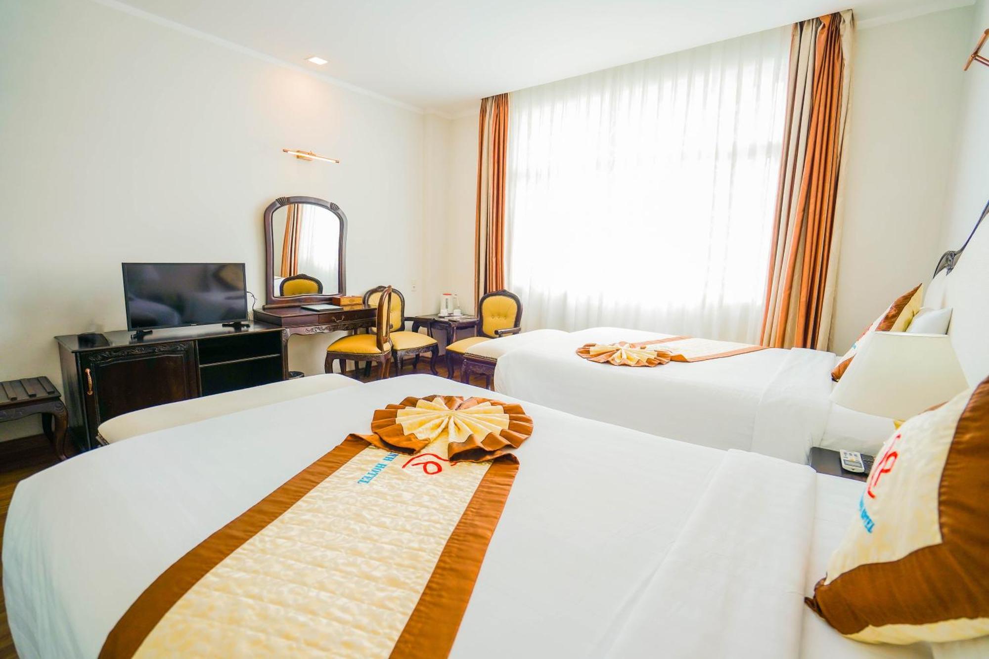 Hoa Binh 1 Hotel Long Xuyen Bagian luar foto